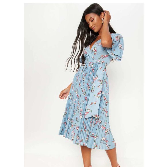 PrettyLittleThing | Dresses | Dusty Blue Floral Pleated Midi Dress ...